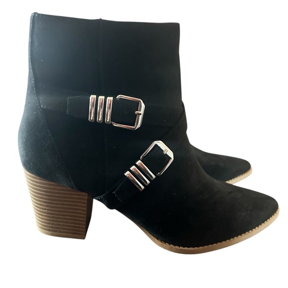 Sun + Stone Buckle Accent Western Boho Chic Black Ankle Boots NEW 8.5 - Picture 1 of 10